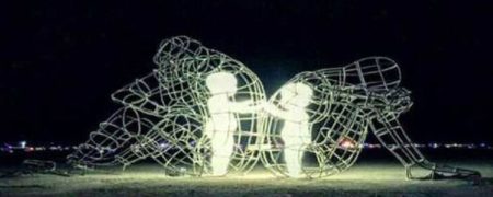 چطور کودک درونمان را سرزنده نگه داریم؟