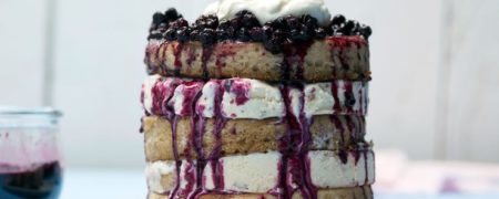 خوشمزه روز: پنکیک با بستنی و کمپوت بلوبری [تماشا کنید]