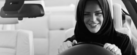 شادی و هیاهوی وصف ناشدنی در میان زنان عربستانی پس از لغو ممنوعیت حق رانندگی