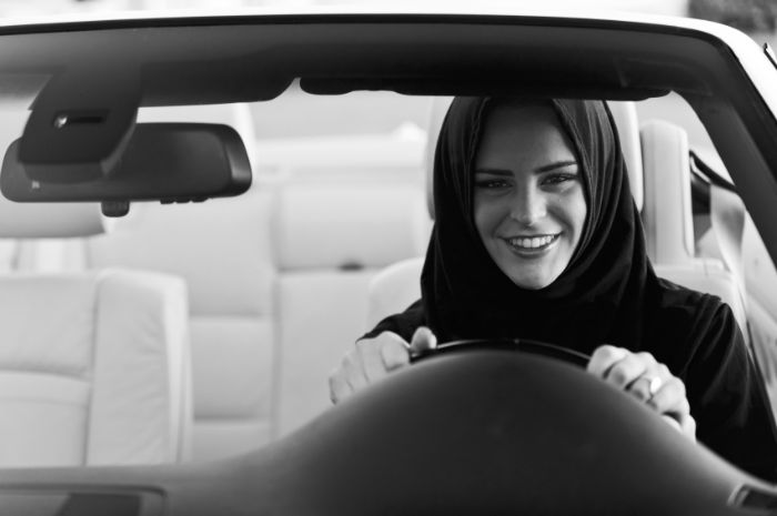 شادی و هیاهوی وصف ناشدنی در میان زنان عربستانی پس از لغو ممنوعیت حق رانندگی