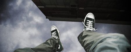 ۷ انسانی که علی رغم نجات یافتن از تراژدی های مرگبار به زندگی خود پایان دادند