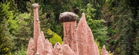 نگاهی به برج هایی که به صورت طبیعی و از خاک رُس درست شده اند