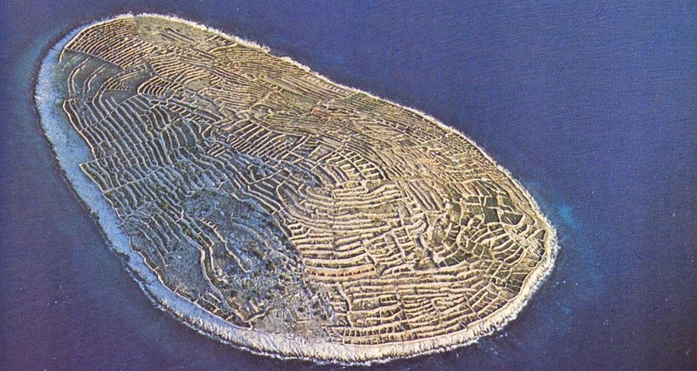 جزیره ای که شبیه یک اثر انگشت غول پیکر ساخته شده است