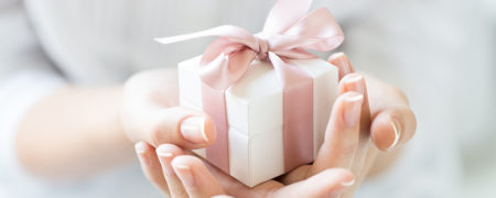 چه هدیه‌ای یک خانم را خوشحال می‌کند [رپورتاژ آگهی]