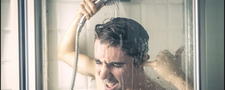 آیا با دوش آب‌سرد می توان به مقابله با بیماری های فصلی رفت؟