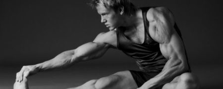 ۵ حرکت کششی نسبتاً ساده که سن بدن شما را مشخص خواهد کرد