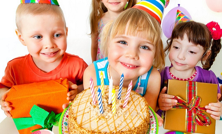 کودکان سن خود را با تعداد «جشن تولد»هایشان اندازه می‌گیرند