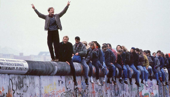 ماجرای دیوار برلین چه بود؟ مانعی که ۲۷ سال پایتخت آلمان را دچار دودستگی کرد