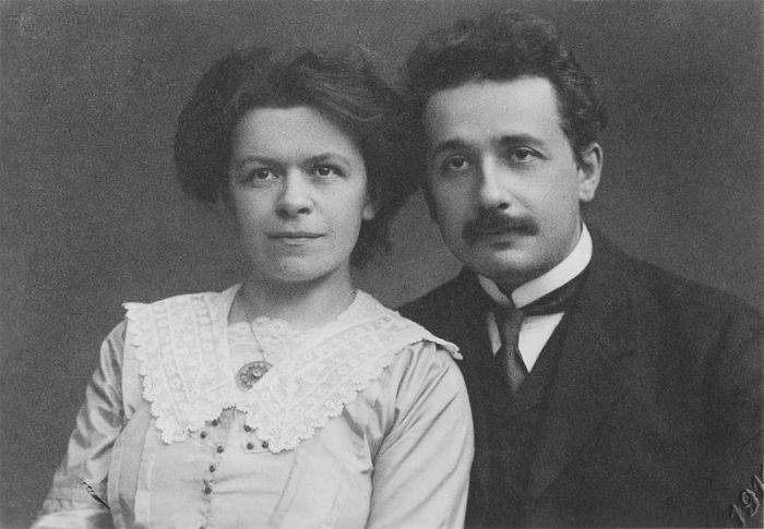 قوانین سخت و ظالمانه ای که آلبرت انیشتین برای همسر خود تعیین کرده بود