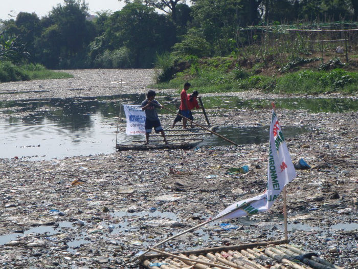 رودخانه آلوده