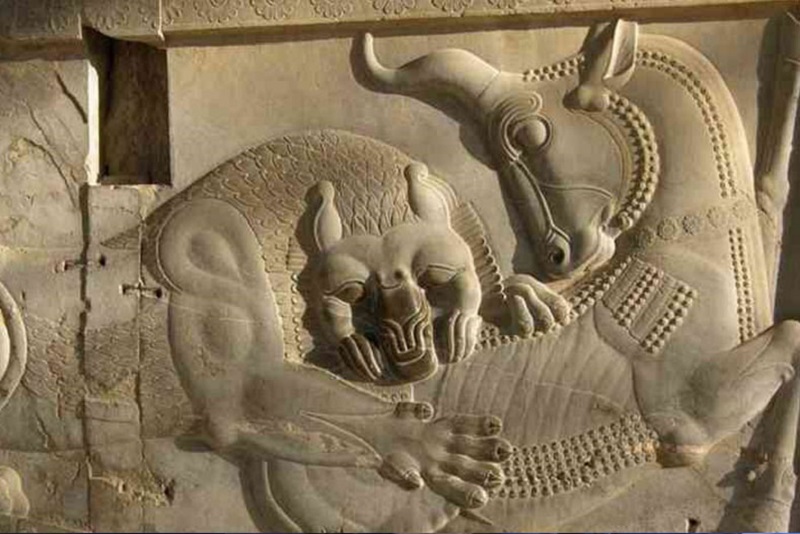 ۵۰ کتاب خواندنی درباره تاریخ ایران باستان: از زمان های قدیم تا انقراض ساسانیان