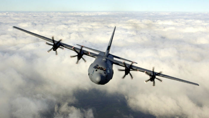 جدیدترین نسخه مسافربری هواپیمای غول پیکر C-130 و حرکات حیرت انگیز آن [تماشا کنید]