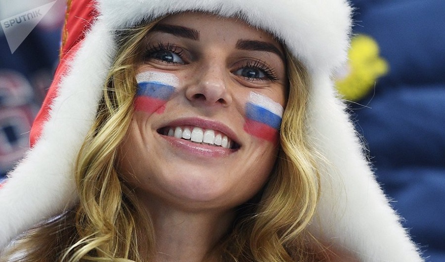 واکنش ها به آزار جنسی خبرنگاران زن جام جهانی ۲۰۱۸ روسیه با هشتگ: LetHerWork