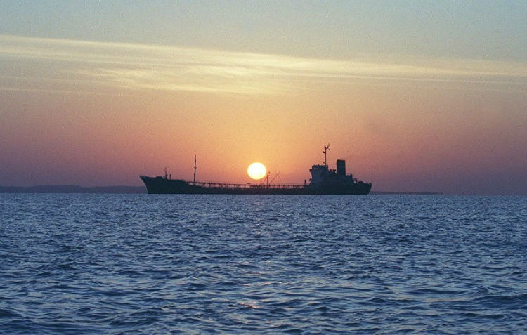 بن بست در تنگه هرمز؛ ایران چگونه می تواند مهم ترین شاهراه صادرات نفتی جهان را ببندد؟