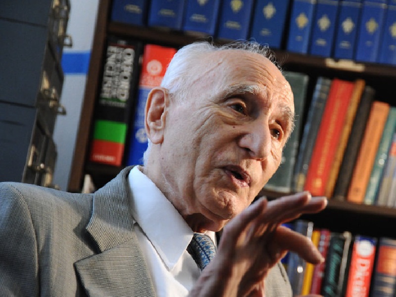 دکتر احسان یارشاطر، بنیانگذار ایرانیکا در ۹۸ سالگی درگذشت