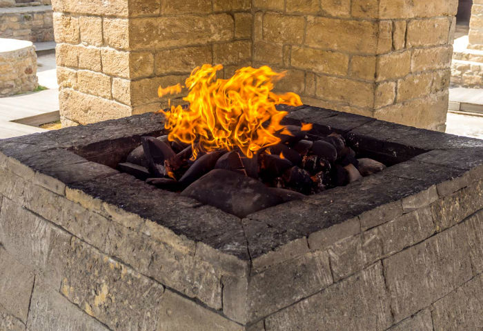 شعله ابدی «یانار داغ»؛ چگونه آذربایجان به سرزمین آتش های چهار هزار ساله تبدیل شد؟