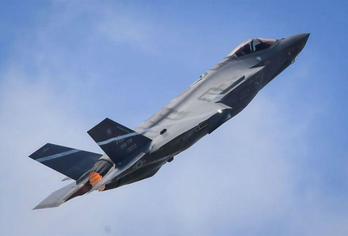 بزرگ ترین نقطه ضعف جنگنده فوق پیشرفته F-35 که آن را آسیب پذیر می‌کند چیست؟