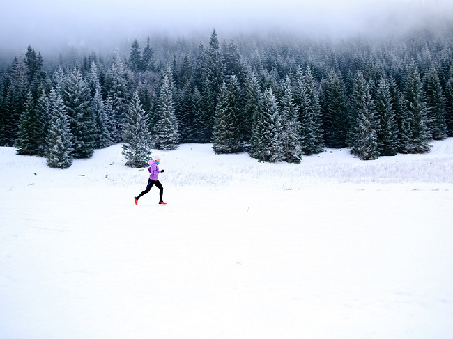 2Cold-weather-woman-running-in-winter.jpg