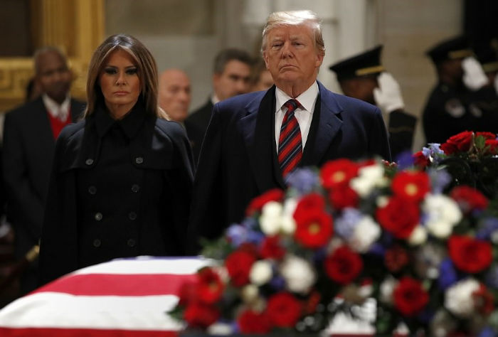 دونالد ترامپ و ملانیا در مراسم تدفین جرج دبلیو بوش