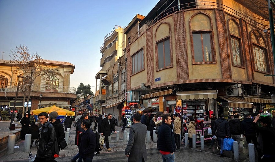 بازار بی رونق لوازم آرایش در «کوچه مروی» تهران