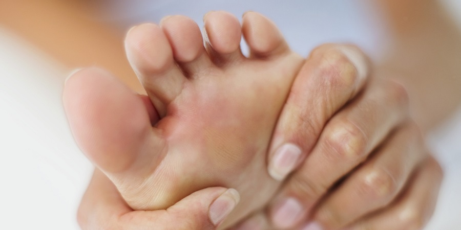 ۱۰ درمان خانگی برای از بین بردن درد پاها