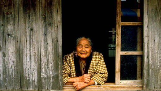 اوکیناوا سرزمین فناناپذیران؛ راز عمر طولانی و سبک غذا خوردن مسن ترین جامعه  ژاپن - روزیاتو