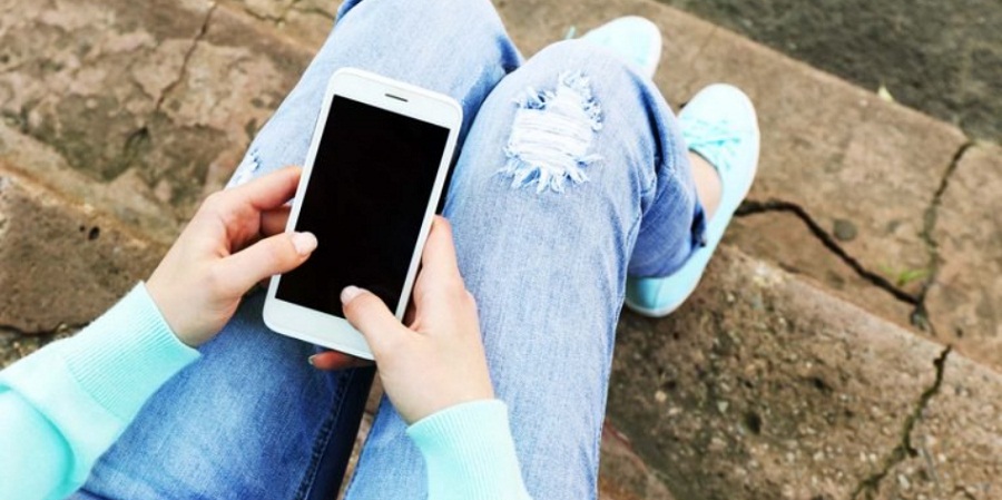 ۱۰ عادت اشتباهی که باعث کوتاه شدن عمر تلفن همراه تان می شود