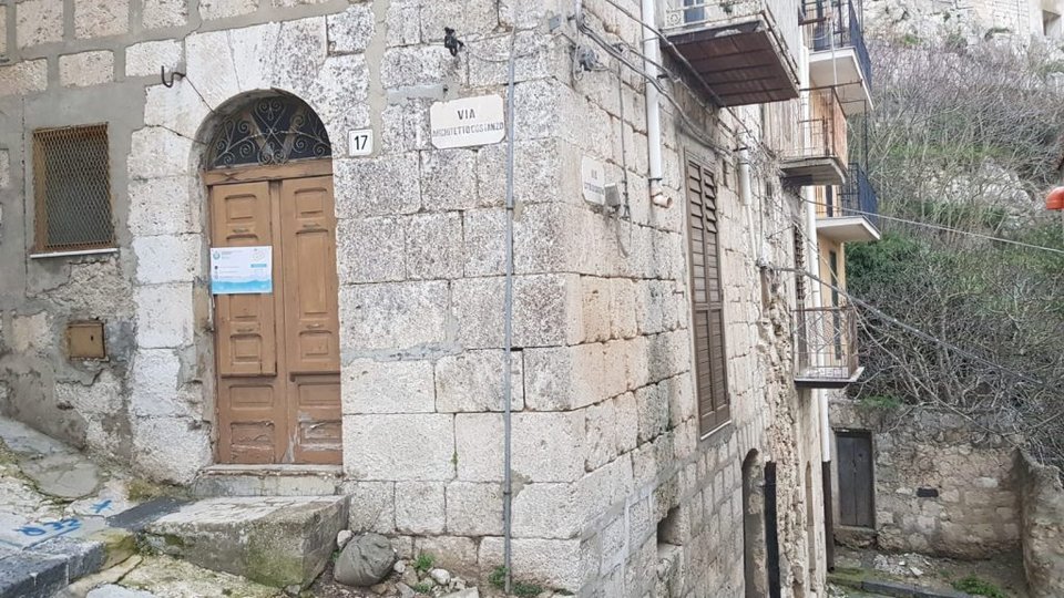 روستایی در ایتالیا خانه‌های متروکه خود را با قیمت 1 یورو می‌فروشد