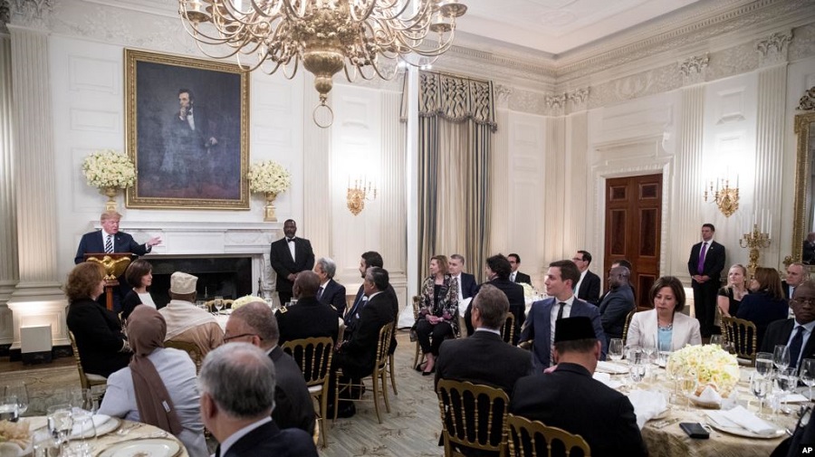 دونالد ترامپ دیشب در کاخ سفید میزبان مراسم افطار بود