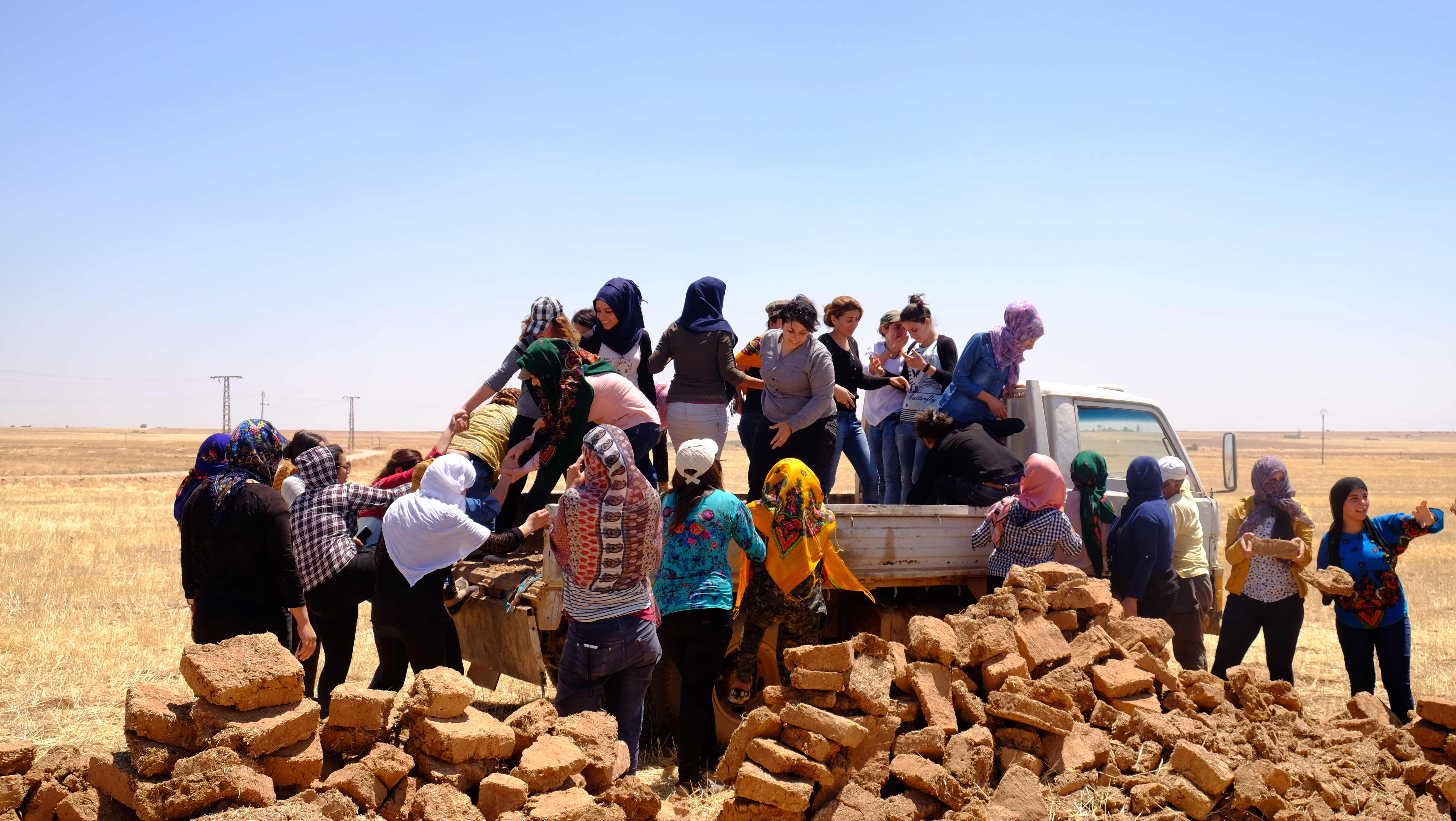 روستای زنانه ژنوار در کردستان سوریه