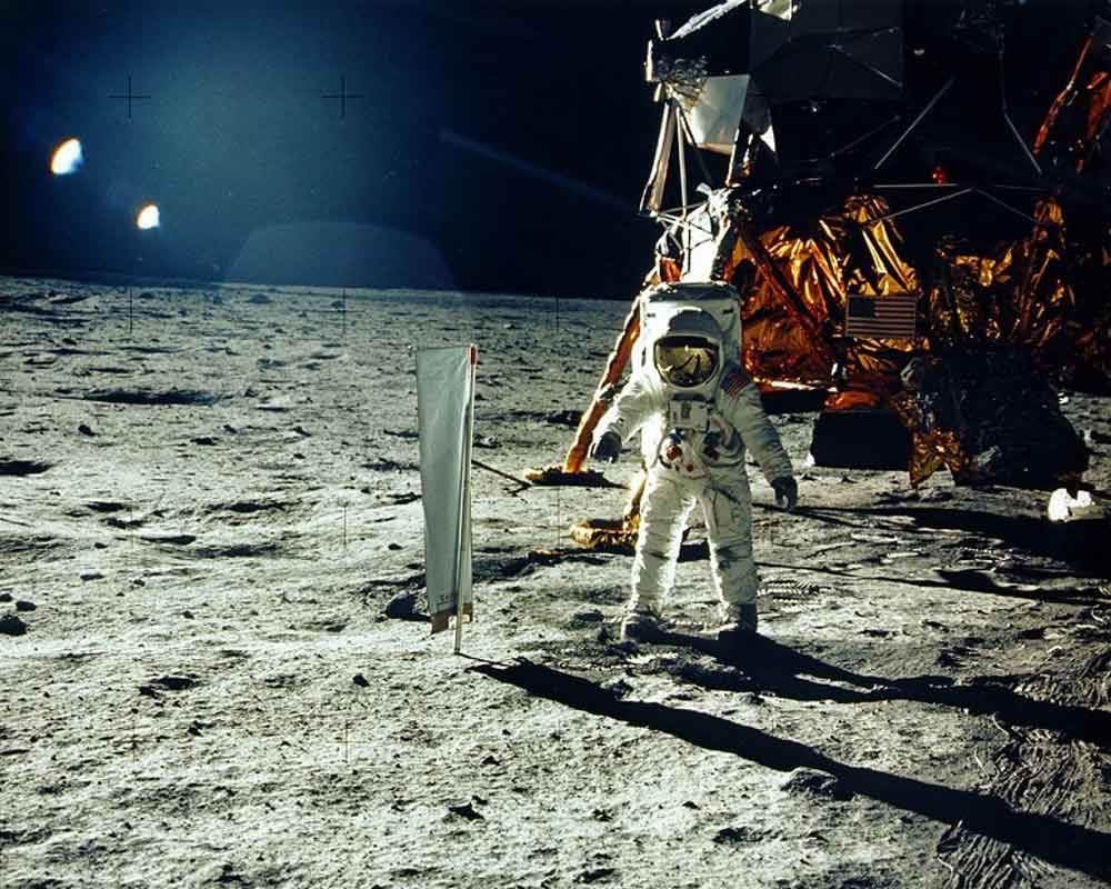 چرا بعد از فضانوردان آپولو 11 و به مدت حدود 50 سال هیچ کسی نتوانسته روی ماه قدم بگذارد؟