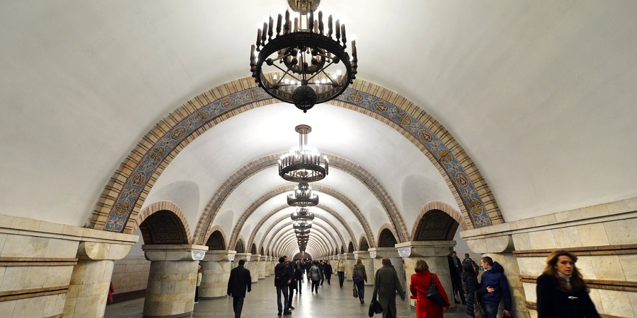 گشتی در متروی باشکوه کی یف که عمیق ترین ایستگاه متروی دنیا را دارد