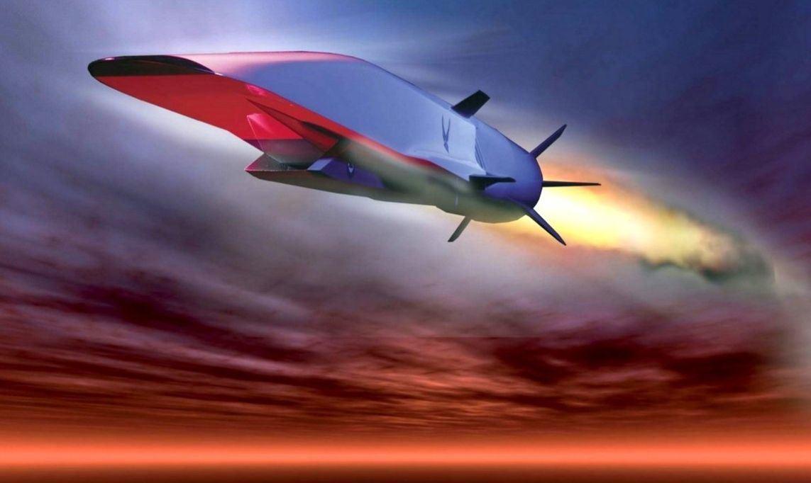 نیروی دریایی روسیه موشک های جدید زیرکان (Zircon) خود را سال آینده آینده آزمایش خواهد کرد، موشکی که به ادعای روس ها می تواند با سرعت بیش از 6.000 مایل بر ساعت (بیش از 9.600 کیلومتر بر ساعت) پرواز کند. 