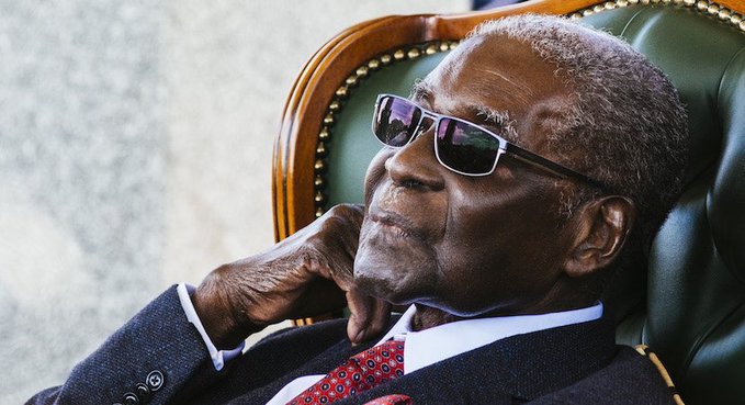 رابرت موگابه،هیولایی که با فقیرتر شدن مردمش بر ثروت خود می افزود، در سن 95 سالگی و پس از سقوطی آرام در بیمارستانی در سنگاپور درگذشته است. 