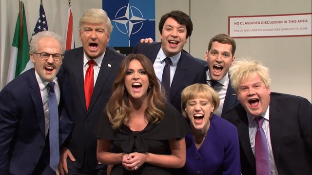 برنامه «پخش زنده شنبه شب» (Saturday Night Live) در تازه ترین اپیزود خود افتضاح سران اروپا در نشست ناتو و تمسخر دونالد ترامپ را دستمایه قرار داده است.