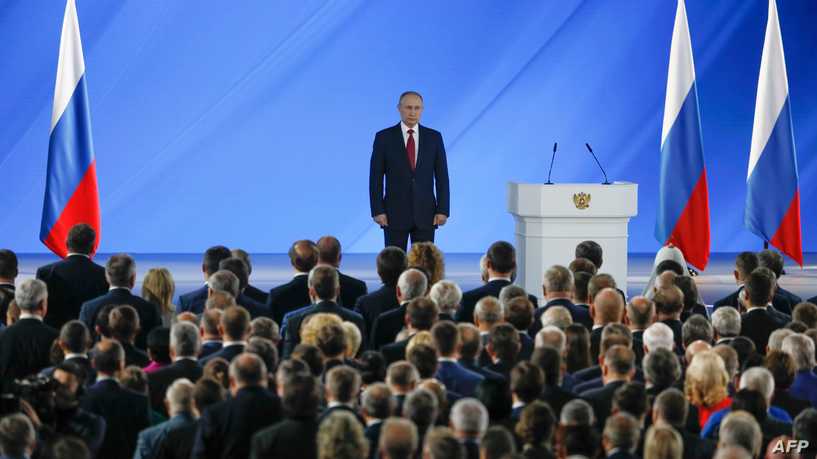 ولادیمیر پوتین، رییس جمهور روسیه، اعلام کرده است که وی با ایده دوره بدون محدودیت حضور در مقام رهبری کشور، مانند آن چیزی که در دوران اتحاد جماهیر شوروی در این کشور وجود داشت مخالف است.
