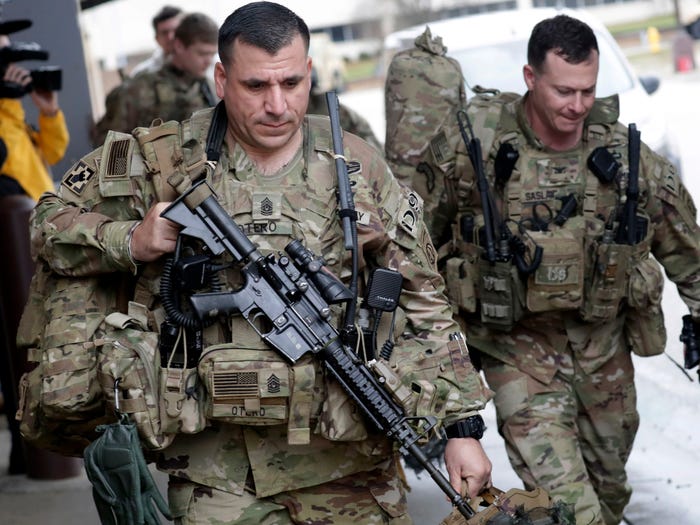 تفنگداران،  سربازان و دیگر پرسنل نظامی که اخیراً به صورت اضطراری به خاورمیانه اعزام شده اند به دلیل حضور در مناطق جنگی پرداخت های ویژه ای دریافت خواهند کرد.