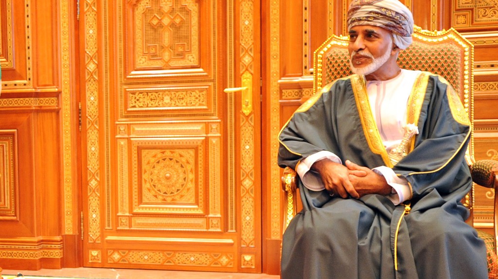 شب گذشته اعلام شد که سلطان قابوس بن سعید آل سعید، پادشاه عمان، در سن 79 سالگی و احتمالاً در اثر ابتلا به سرطان روده بزرگ درگذشته است.