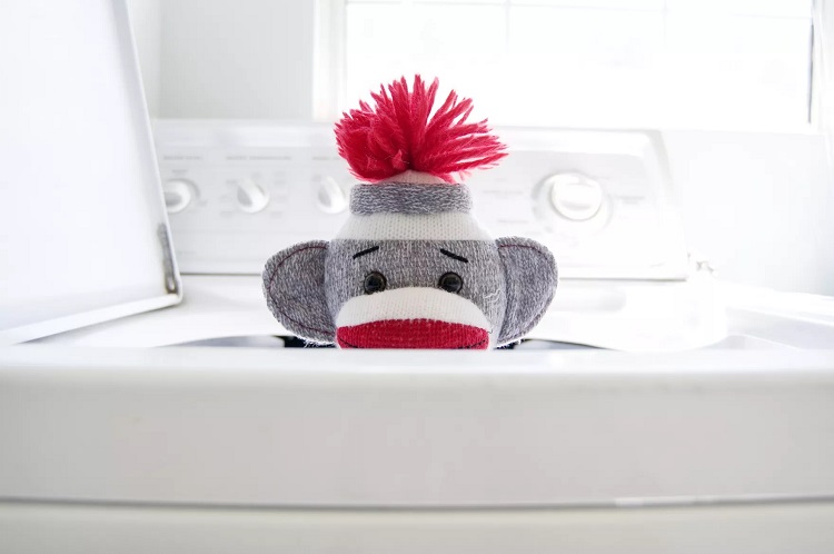 ۱۳ چیزی که نمی‌دانستید می‌توانید با ماشین لباسشویی بشویید