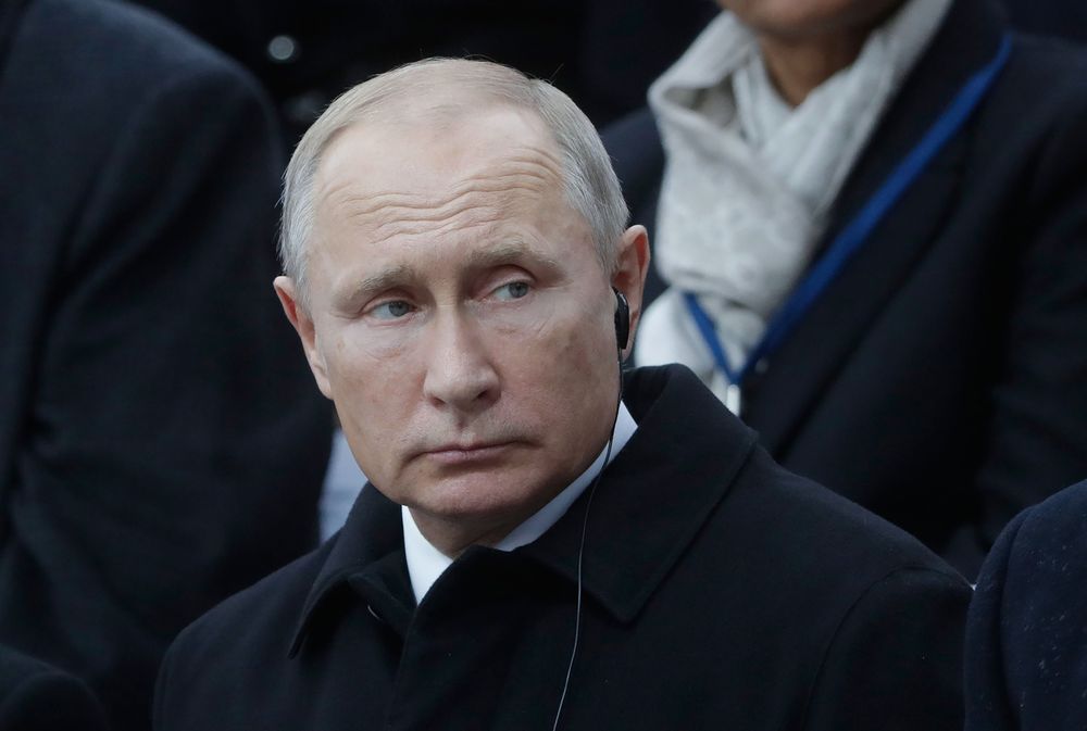 ولادیمیر پوتین ، رییس جمهور روسیه، در ماه های اخیر تغییرات گسترده و بی سابقه ای را در دولت خود ایجاد کرده و به وضوح برای آینده سیاسی خود برنامه ریزی می کند.