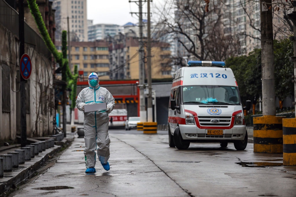 ویروس کرونا (coronavirus) که در دسامبر سال گذشته در ووهان، چین شیوع پیدا کرده در بیش از دو ماه اخیر بیش از 720 نفر را عمدتاً در چین به کام مرگ فرستاده است.