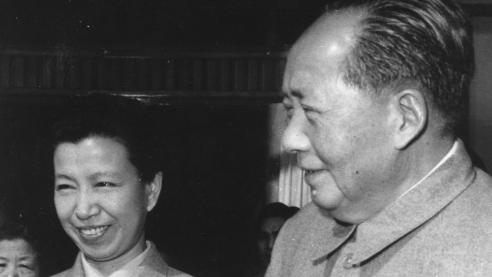 مائو زدونگ، انقلابی کمونیست و موسس جمهوری خلق چین مردی بود که یک «امپراطوری وسطایی» را به نسخه خاص خود از حکومت آینده تبدیل کرد.