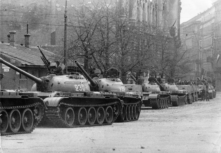تصاویر تازه منتشر شده نشان می دهد که شوروی همیشه مبتکر روزگاری رویای اضافه کردن تکنولوژی راکت به تانک هایش را در سر می پرورانده است