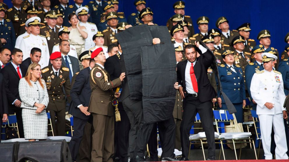 در آخرین ماجرایی که در روزهایی اخیر در مورد کشور ونزوئلا خبرساز شده، گفته می شود که عملیاتی محرمانه برای ساقط کردن دولت نیکلاس مادورو در شرف انجام بوده که خیلی زود با شکست مواجه شده است.