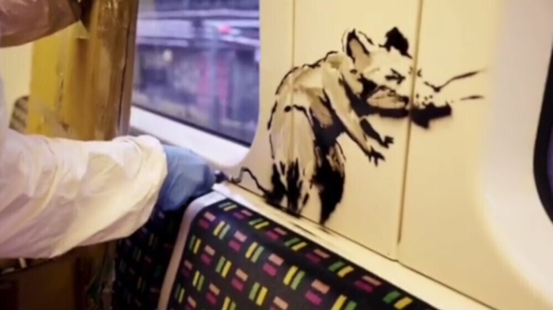 بنکسی در لباس ماموران ضدعفونی مترو لندن اثر هنری جدیدی خلق کرد + ویدیو