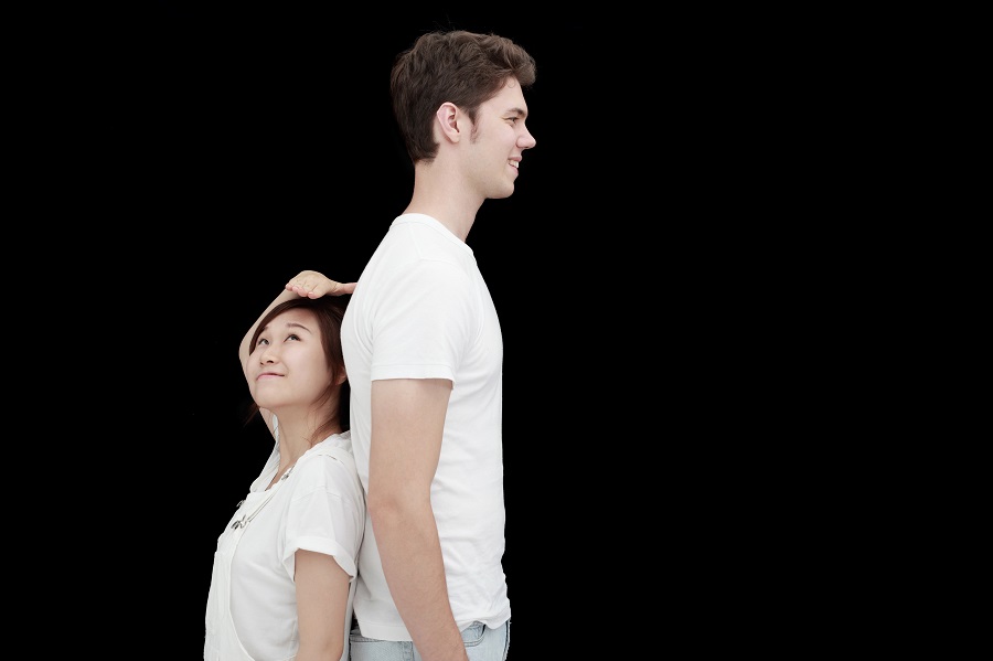 اختلاف قد در ازدواج : زنان مردان قدبلند را ترجیح می دهند و مردان زنان قد کوتاه