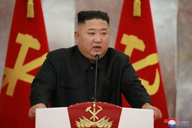 رهبر کره شمالی به فرماندهان ارشد نظامی تپانچه هدیه داد