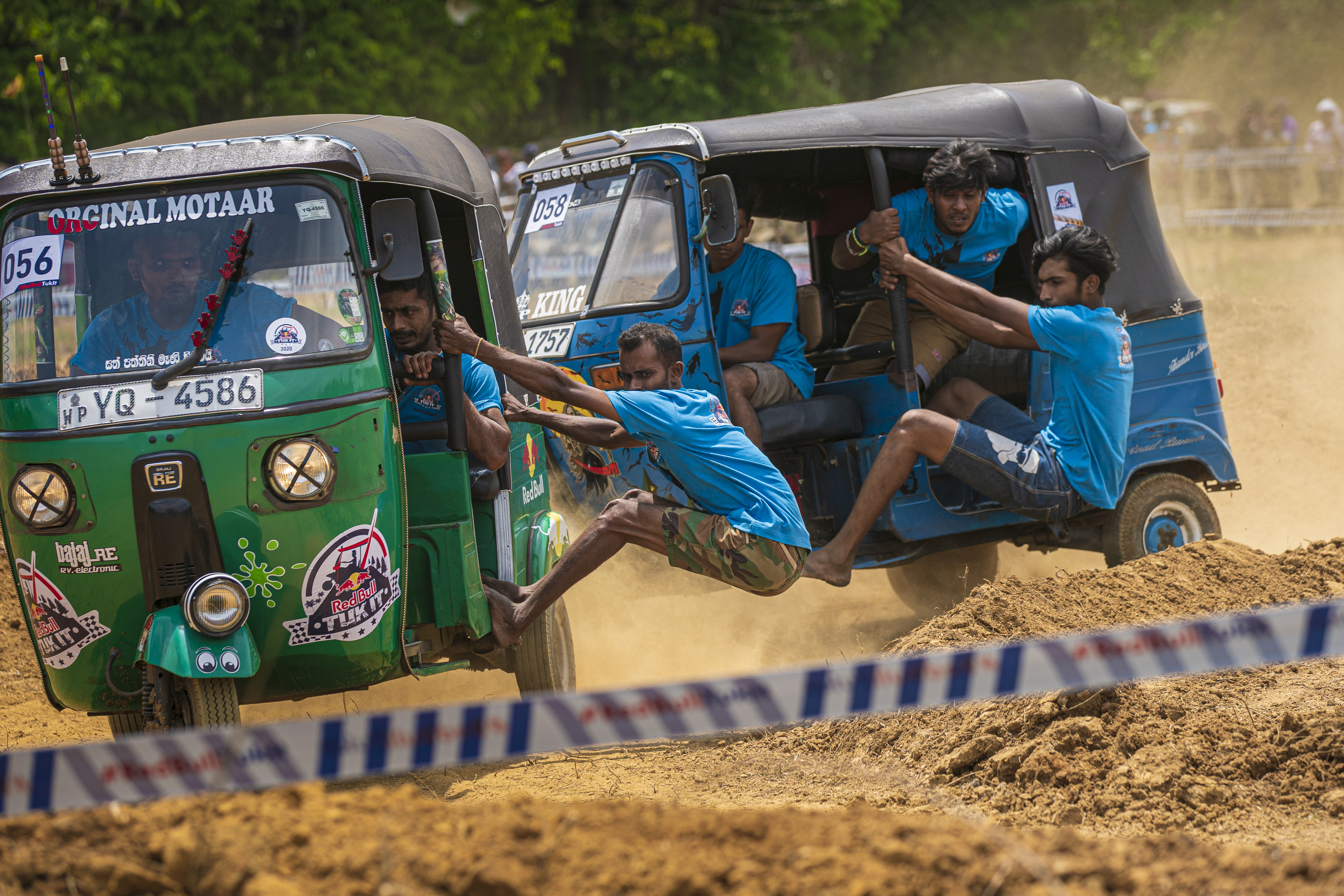 مسابقات سه چرخه سواری سریلانکا با اسپانسری رد بول + ویدیو