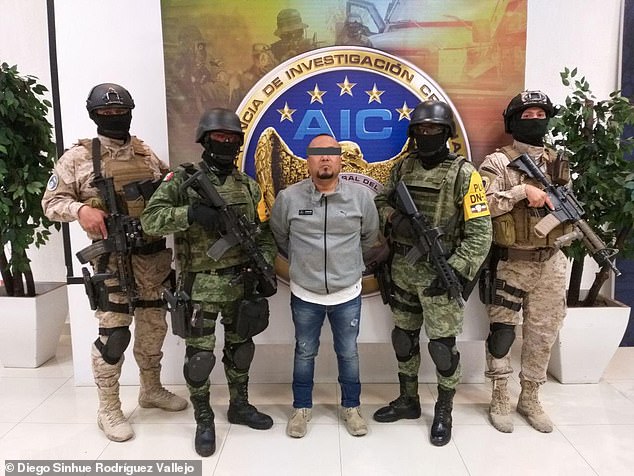 ال مارو که نام واقعی او خوزه آنتونیو یپز است، رییس کارتل سانتا روزا دِ لیما بود توسط نیروهای امنیتی مکزیک در استان گواناخواتو دستگیر شد.
