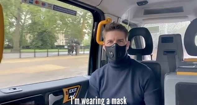 تور خیابان گردی تام کروز با ماسک در لندن و تماشای فیلم جدید کریستوفر نولان